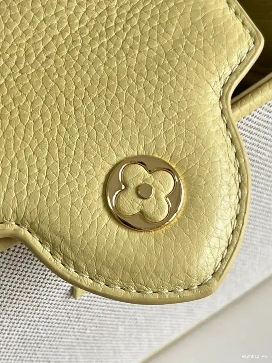 WIS LOUIS MINI VUITTON CAPUCINES 0518